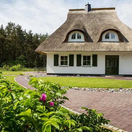 In Fuhlendorf, Cleaning Included Holiday home